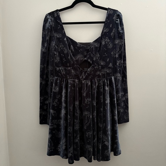 Faefire Foil Print Velour Cut Out Mini Dress Sz 6 – Luxe Texture, Party Dress - Picture 2 of 6